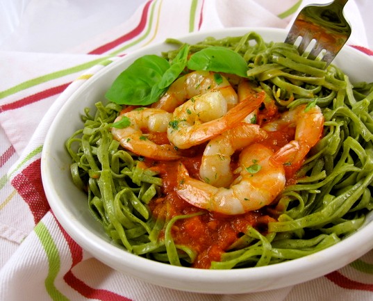 Linguine with angry shrimp (Linguine con gamberi arrabiati)