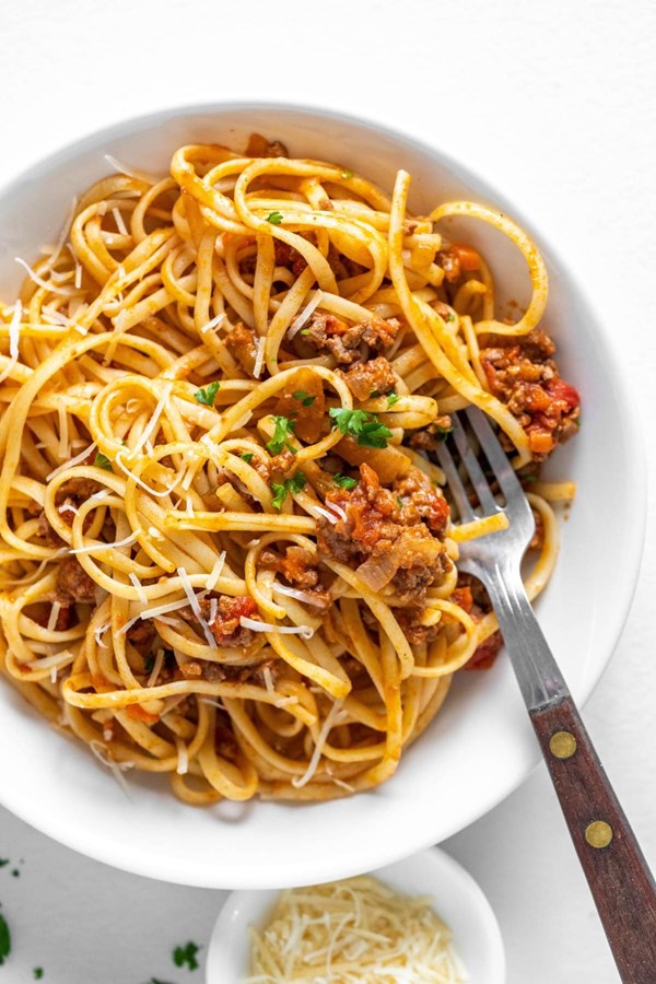 Linguine with Bolognese sauce