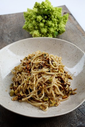 Linguine with cauliflower pesto