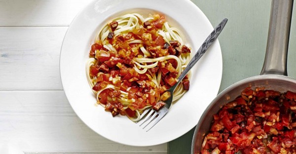 Linguine with chorizo and fresh tomato salsa