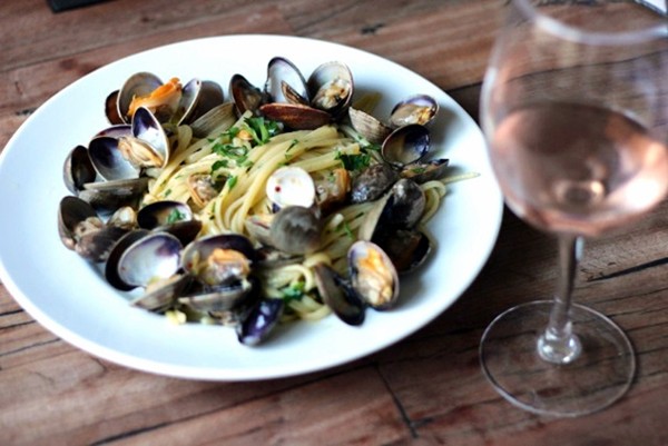 Linguine with clams