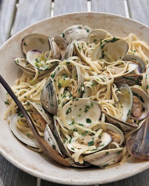 Linguine with clams