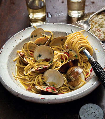 Linguine with clams and chiles