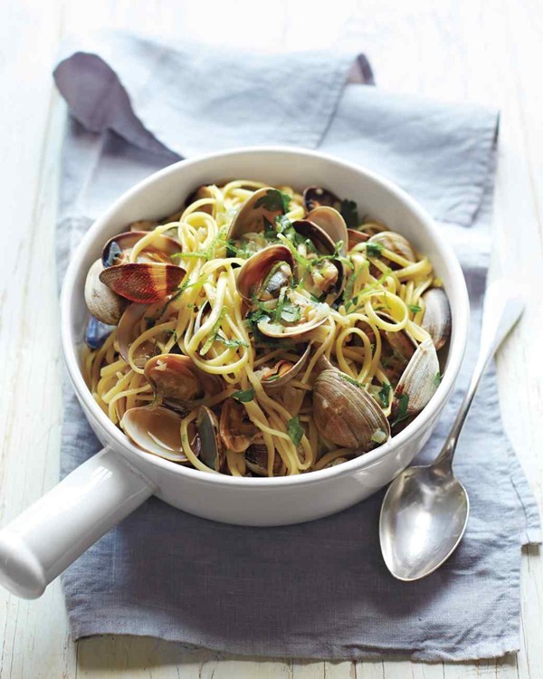 Linguine with clams and lime
