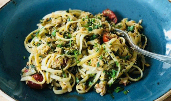 Linguine with crab & cream (Linguine alla polpa di granchio)