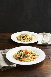 Linguine with crab and arugula (Linguine al granchio e rucofa)