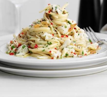 Linguine with crab, lemon and parsley