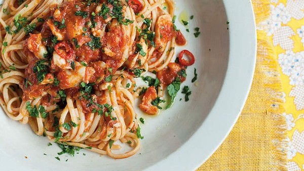 Linguine with curried red mullet (Linguine con triglie al curry)
