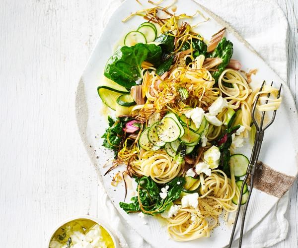 Linguine with goat's cheese and caramelised leek