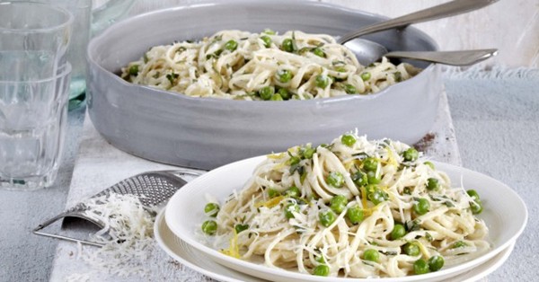 Linguine with lemon and peas