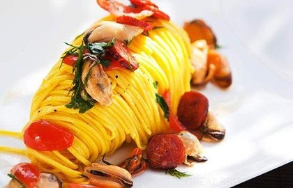 Linguine with mussels
