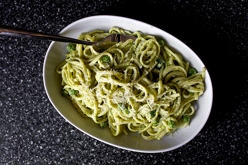 Linguine with pea pesto