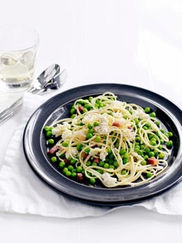 Linguine with peas, ricotta, spring onion and lemon