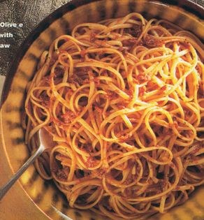 Linguine with red pesto (Linguine al pesto rosso)