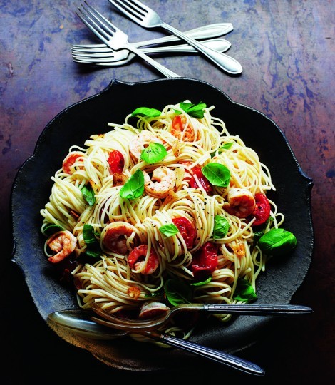 Linguine with roasted tomatoes, prawns, garlic and basil