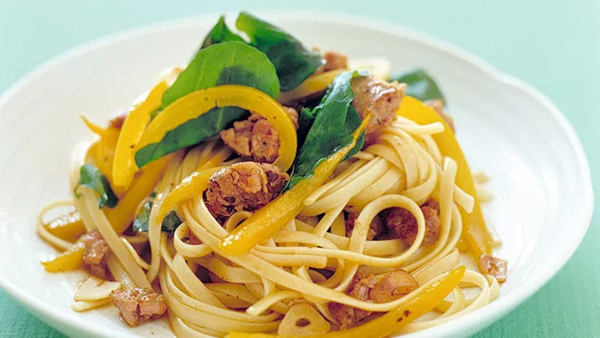 Linguine with sausage and peppers