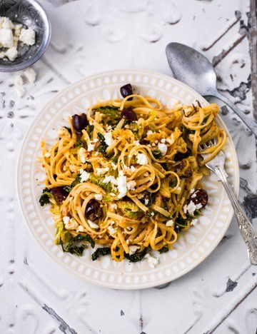 Linguine with Savoy cabbage, olives and feta