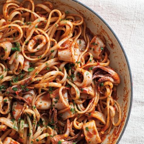 Linguine with spicy calamari