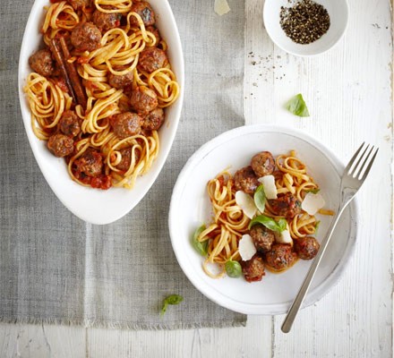 Linguine with spicy meatball sauce