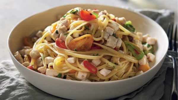 Linguine with swordfish (Linguine al pesce spada)