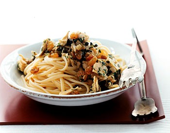 Linguine with tuna, capers, and raisins