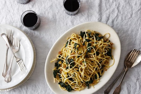 Linguini with breadcrumbs and kale