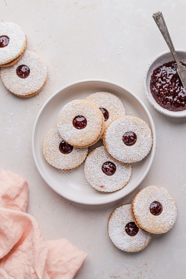 Linzer cookies