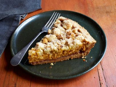 Linzer-hazelnut pumpkin pie