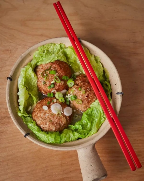 Lion’s head meatballs 