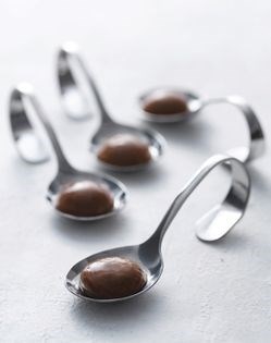 Liquid chocolate sphericals