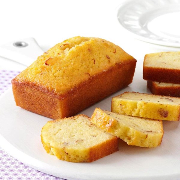 Little Amaretto loaf cakes