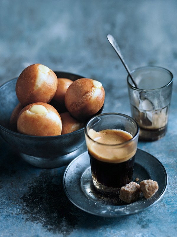 Little custard doughnuts
