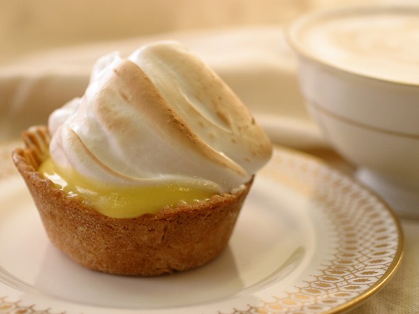 Little lemon meringue pies