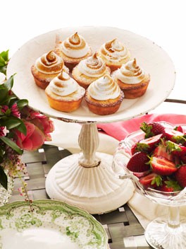 Little lime meringue cakes