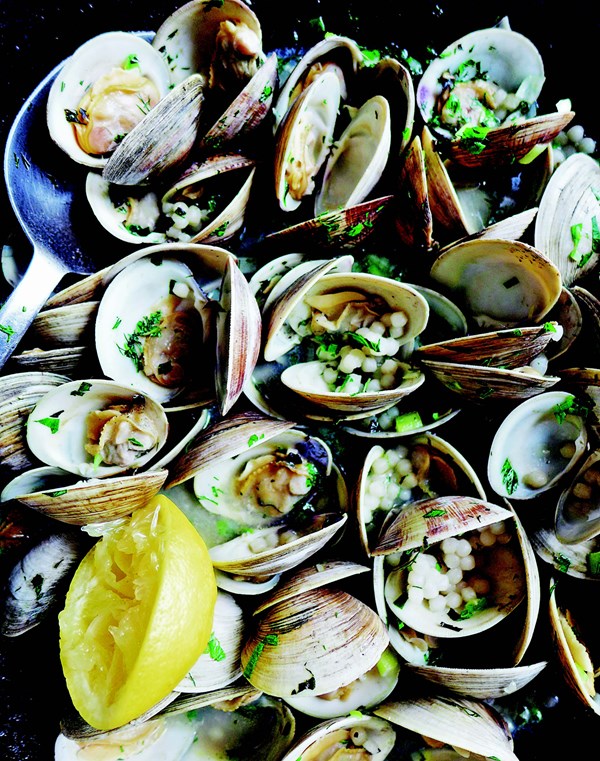 Littleneck clams in garlic broth
