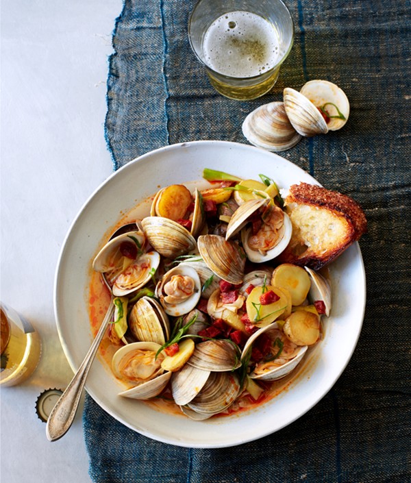 Littleneck clams with new potatoes and spring onions