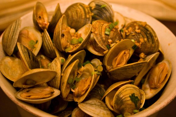 Littleneck clams with sherry, garlic and smoked paprika