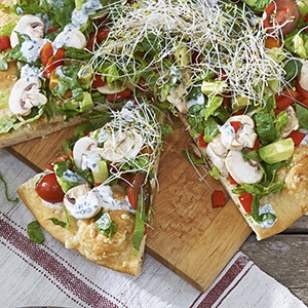 Loaded garden pizz'alad