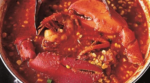 Lobster in zesty tomato sauce (Aragosta in brodetto)