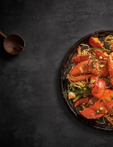 Lobster noodles with ginger and spring onions