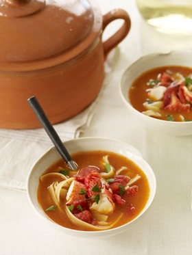 Lobster soup with broken fettucine (Minestra d'aragosta con fettuccine spezzettate / Minestra r'alausta ccâ lasagnedda minuzzata)