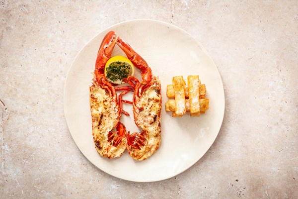 Lobster Thermidor with chips