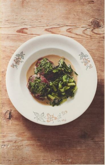 Loin of lamb with thyme and escarole (Carré al timo con contorno di scarola)