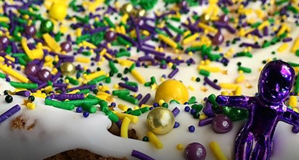 Lola's ooey gooey king cake