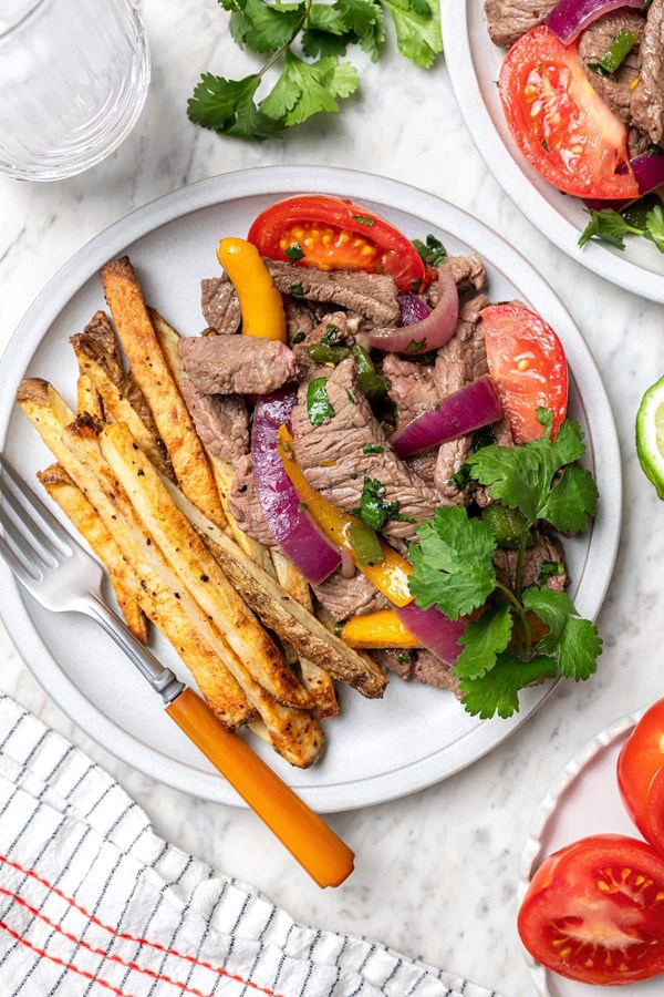 Lomo saltado