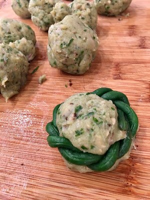  Long bean fish nests (Dòujiăo yúròujuăn  / 豆角魚肉圈)