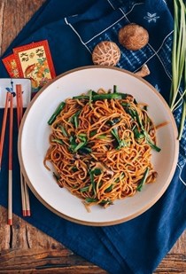 Longevity noodles (Yi mein / 伊面）