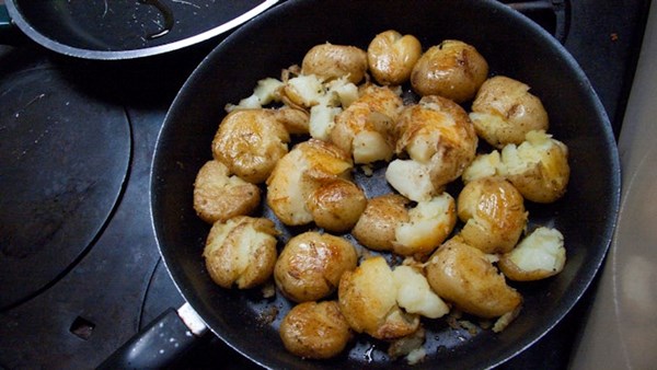 Lori's skillet smashed potato