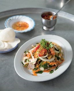 Lotus stem salad with prawn and pork (Goi ngó sen)
