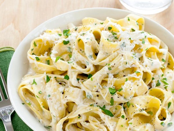Low-cal fettuccine Alfredo